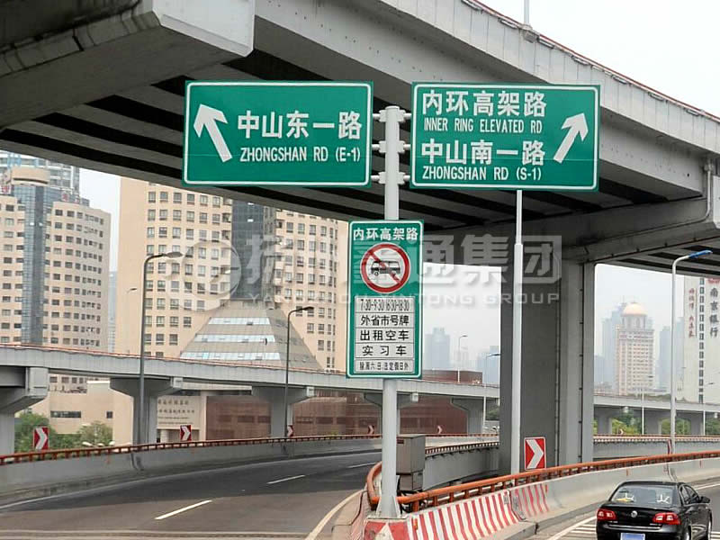 BZG-013，交通標(biāo)志桿，T型三懸臂交通標(biāo)志桿